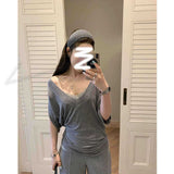 Spice Girls V-Neck Short-Sleeved Shoulder T-Shirt Women's Summer 2025 New Body-Creat Design High-End Small-Sized Top