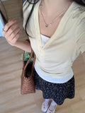 Ultra-Skinny Color Fake Two Buttons V-Neck Short-Sleeved T-Shirt Sweetly Reduce The Age Of The Right Shoulder With The Temperament Blouse