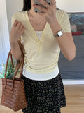 Ultra-Skinny Color Fake Two Buttons V-Neck Short-Sleeved T-Shirt Sweetly Reduce The Age Of The Right Shoulder With The Temperament Blouse