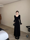 2025 Vintage Temperament V-Necked Horn Sleeve Dress Women's Autumn And Winter Body To Collect Waist Thin Feeling Long Skirt