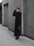 In The Autumn And Winter Of 2025, The New Female Style Style Elegant Cushion Shoulder Long Coat Woman