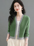 Spring And Autumn 2025 New Knitted Cardigan Fashion Design Short Piece Of Sweater Small Coat Female Explosive Top
