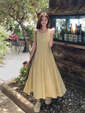 French Small Sleeveless Sleeveless Dress Women's Summer 2026 New Loose Waist Thin Seaside Holiday Dress