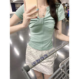 Twisting A Word On The Shoulder Before And After Two Wearing Sexy Short Sleeves V Neck Collar Collar Collar Collar Collar Collar Collar Collar Collar T-Shirt T-Shirt Short On The Shoulder