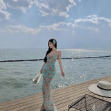 The Heart-Robed Atmosphere Feels The Holiday Wind Sweet High Open Fork To Close The Waist And Broken Flower Dress Pure Desire Beach Photo